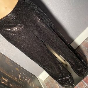 NEW YORK & CO - NWT - pocketed joggers: black sequin w elastic waist / cuffs - L